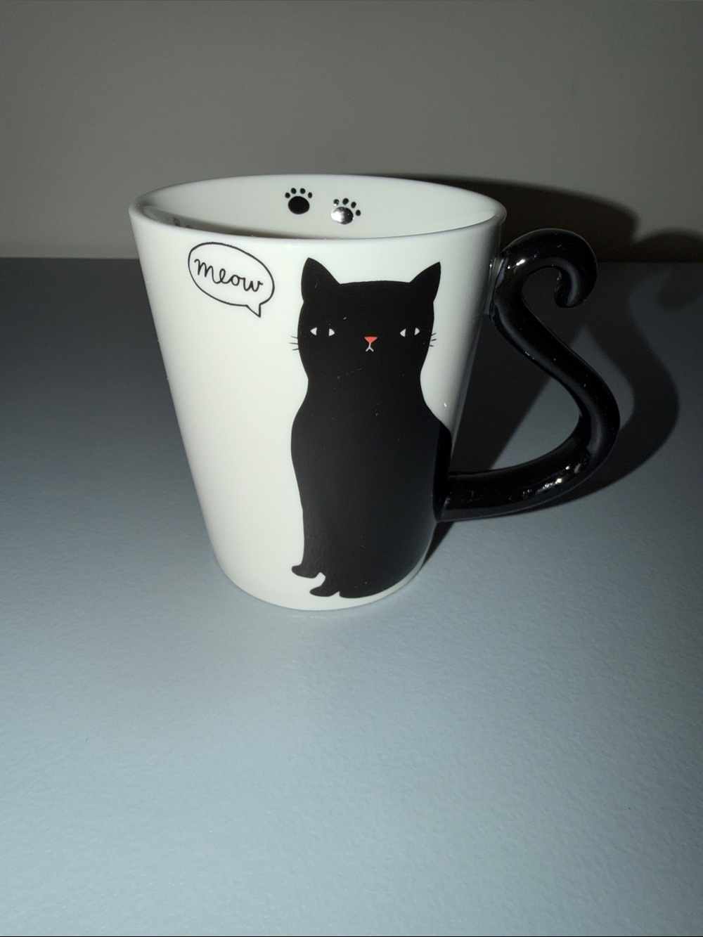Ceramic Black Cat Mug with Curled Black Handle - White/Black